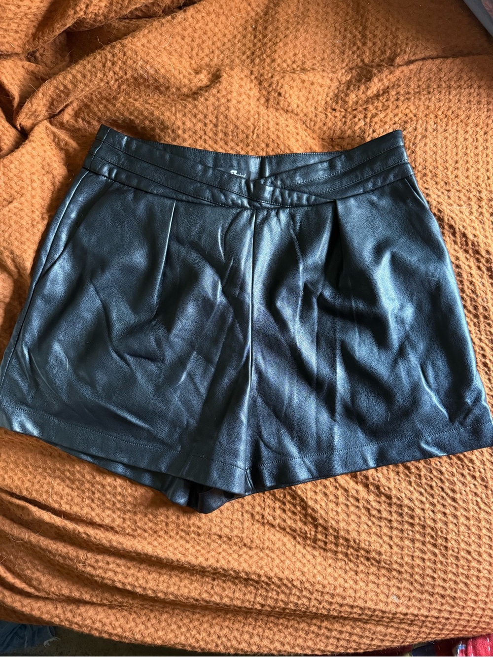 7 For All Mankind Black Faux Leather High-Waist Pleated Shorts